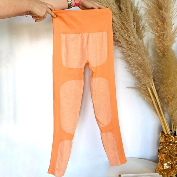 NEW Neon Orange Gold Colorblock Stripe Cutout Ribbed Knit High Rise Leggings L - Picture 11 of 13